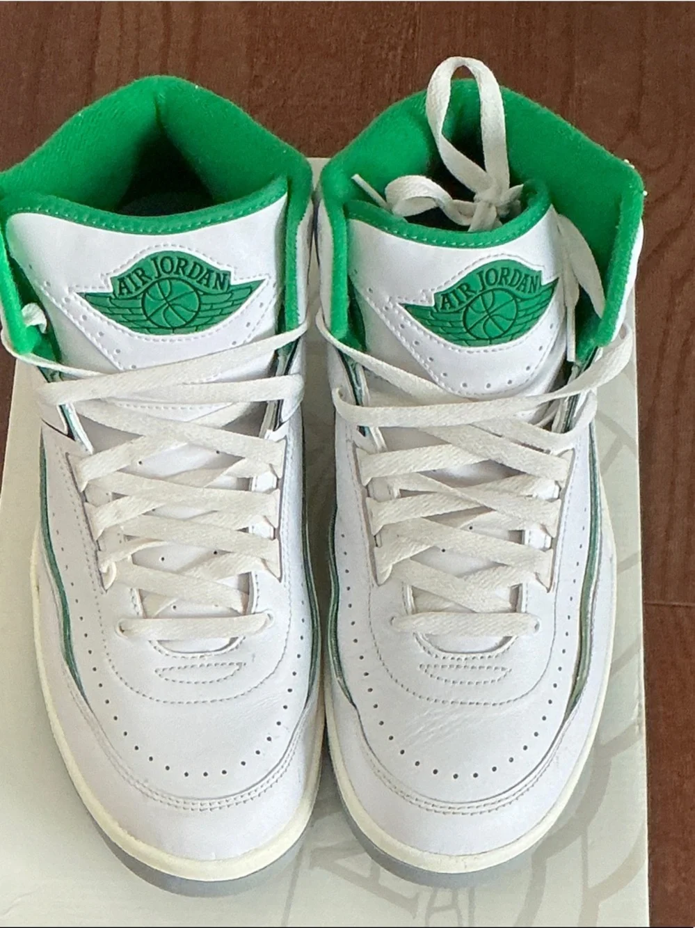 Nike Men’s Air Jordan 2  Retro “Lucky Green” - 9.5 - Pre-Owned with Box - Picture 4 of 8